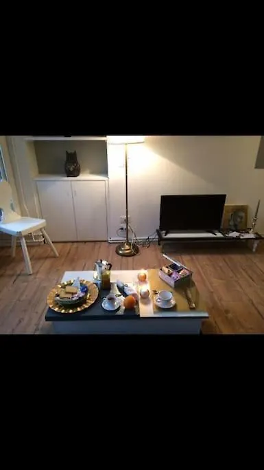 Jill&Jade'S Apartment Como Italia