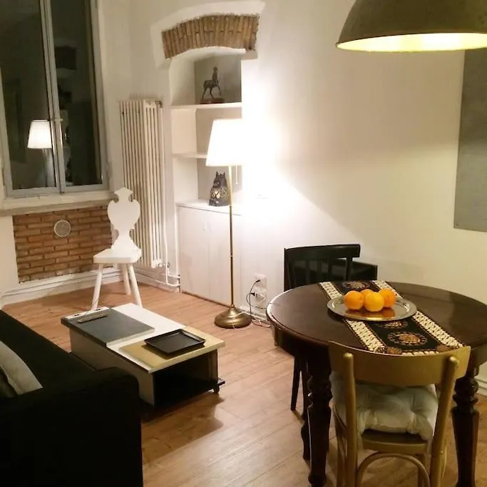 Jill&Jade'S Apartment Como